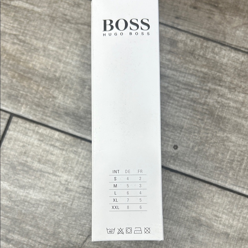 Hugo Boss Men's White Boxer Briefs New with Box - Picture 4 of 4